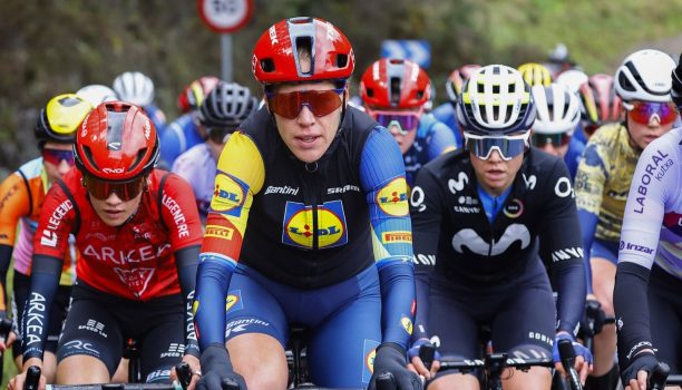 Ellen van Dijk vijfde bij rentree in openingsrit Vuelta Extremadura