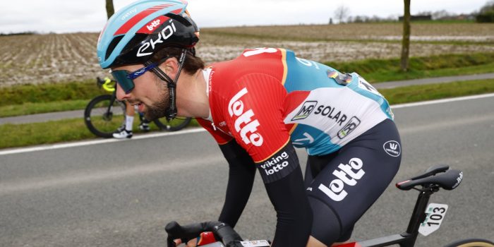 Lorenz Van de Wynkele zegeviert in openingsrit Tour du Loir et Cher