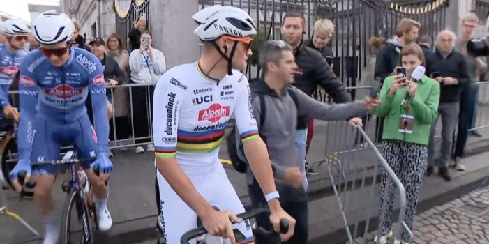 Net als in 2019: Mathieu van der Poel kiest voor witte broek in Amstel Gold Race