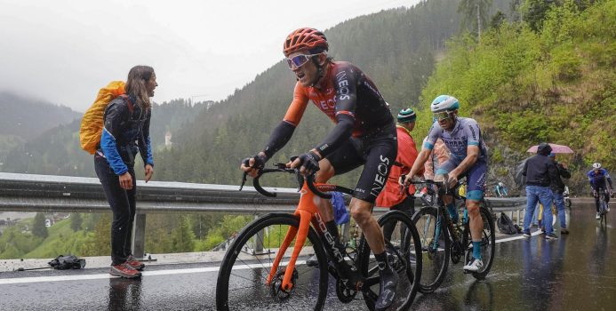 Geraint Thomas richt zich na Giro op de Tour: “De jongens helpen en voor een ritzege gaan”