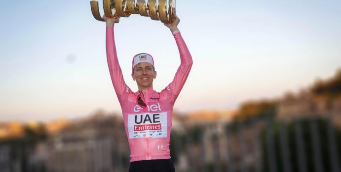 Pogacar ligt op schema voor dubbel Giro-Tour: “Het gaat zelfs beter dan verwacht”