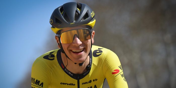 Cian Uijtdebroeks zit weer op de fiets na opgave in Giro d’Italia