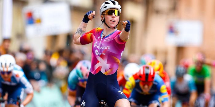 Lorena Wiebes sprint naar zege in Burgos, massale valpartij net voor slotkilometer