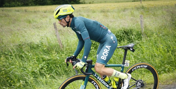 Primoz Roglic bezorgd over schouder na valpartij: “Moet check-up ondergaan”