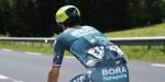 Primoz Roglic komt ten val in Critérium du Dauphiné, maar kan weg vervolgen