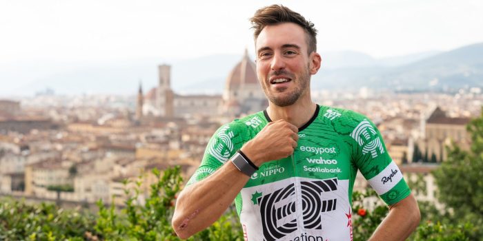 Italiaans kampioen Alberto Bettiol krijgt klassieke tricolore van EF Education-EasyPost