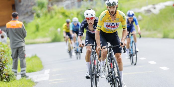 Adam Yates vroeg Almeida om ritzege in Zwitserland: “Zondag zal hij in deze stoel zitten”