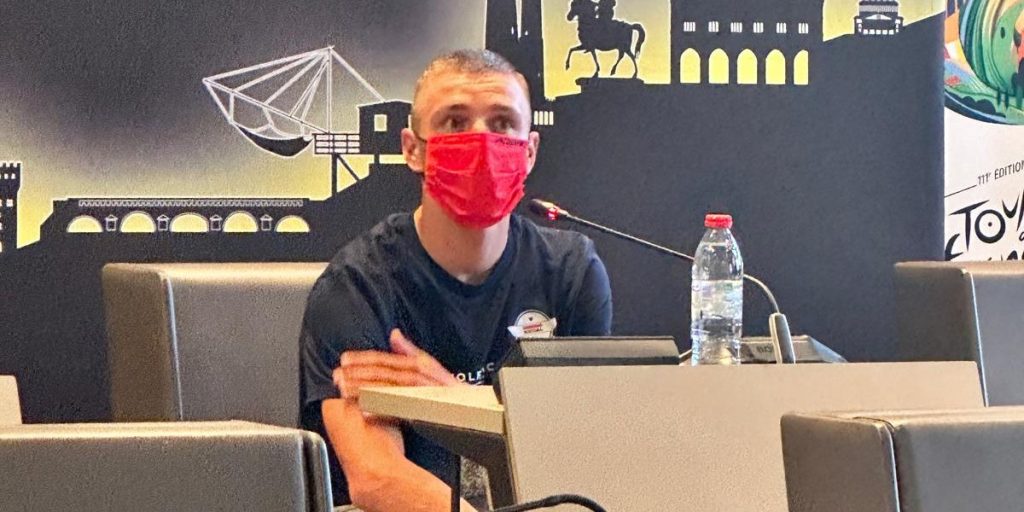 Ook Remco Evenepoel draagt uit voorzorg mondmasker: Wil niet dat de Tour eindigt zoals de vorige Giro