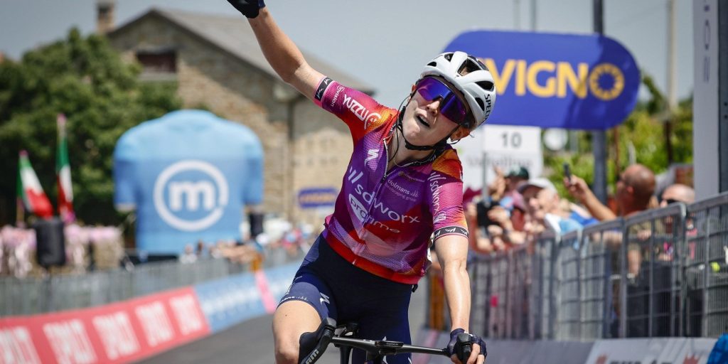 SD Worx-Protime slaat toe in Giro dItalia Women: Niamh Fisher-Black wint, voor Lotte Kopecky