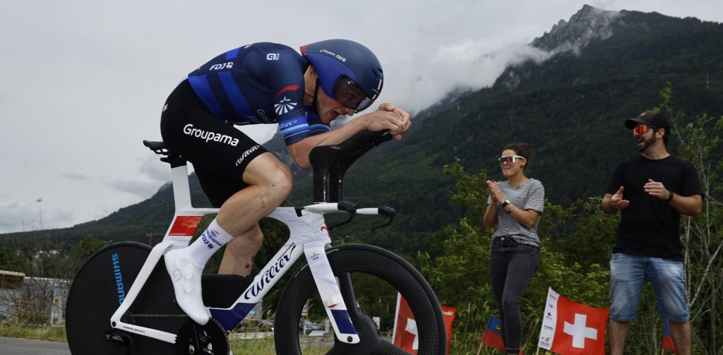 Stefan Küng wint Chrono des Nations na secondenspel met Vine en Price-Pejtersen