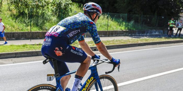 Tour 2024: Wout van Aert noemt zijn benen ’twee betonnen blokken’ daags voor gravelrit