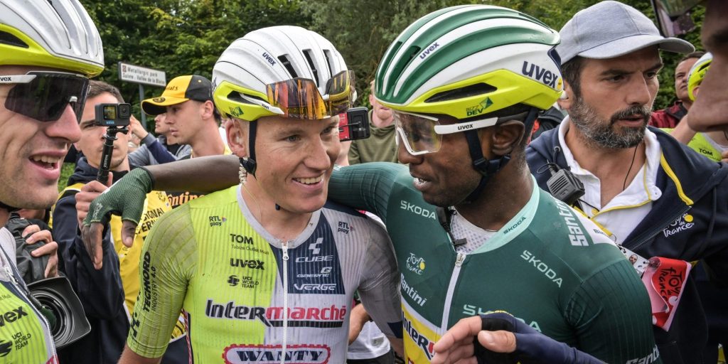 Wielerfans uit Eritrea de straat op na tweede ritzege Biniam Girmay in Tour de France