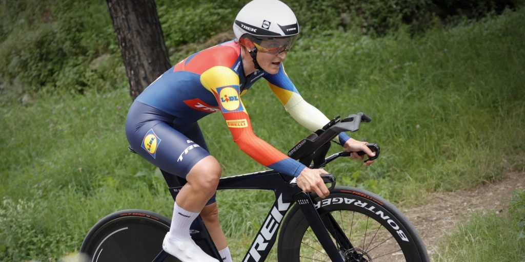 Elisa Longo Borghini grijpt macht in openingstijdrit Giro d'Italia Women, Lotte Kopecky vijfde
