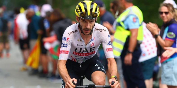 Kopbeurt Adam Yates cruciaal: “Als Tadej je vraagt om aan te vallen, dan doe je dat”