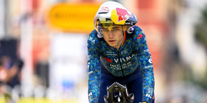 Parijs 2024: Opvallend! Wout van Aert test tijdritfiets met twee dichte wielen