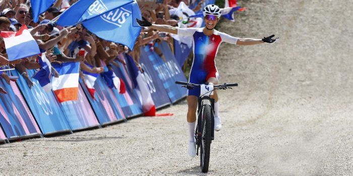 Pauline Ferrand-Prévot pakt eindelijk olympisch goud: “Dit is het resultaat van jaren hard werk”