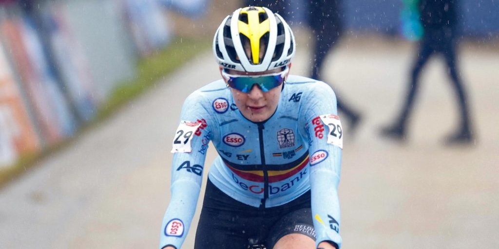 Lore De Schepper eerste leider in Tour de l’Avenir Femmes, derde plaats Nienke Vinke