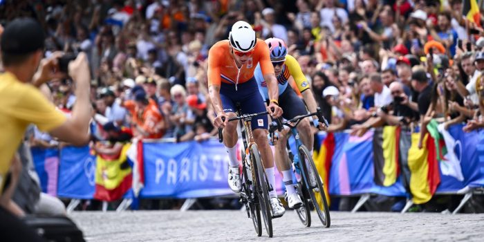 Parijs 2024: Vroem vroem! Indrukwekkende versnelling Mathieu van der Poel op Montmartre