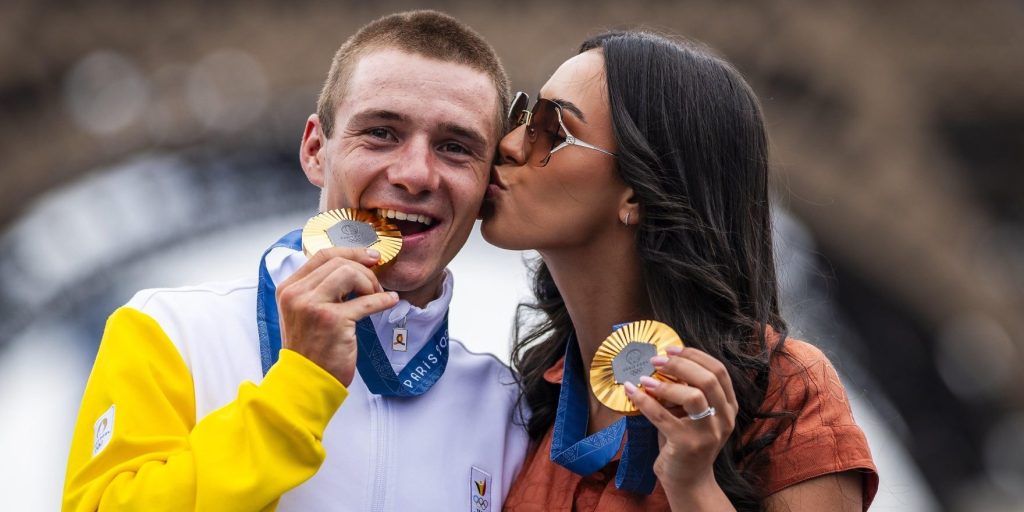 Oumi Evenepoel treurt om overleden grootvader: Geluk en verdriet gaan vaak hand in hand