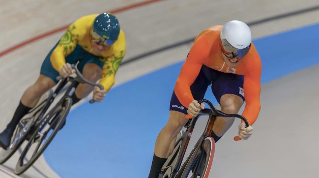 Parijs 2024: Jeffrey Hoogland uitgeschakeld in halve finale sprint, Harrie Lavreysen wel naar finale