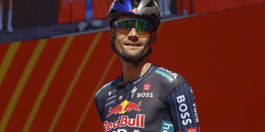 Ondanks rugpijn slaat Primoz Roglic dubbelslag in Vuelta: “Hopelijk wordt het niet erger”