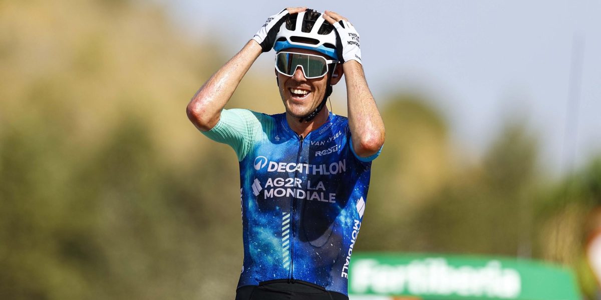 Vuelta 2024: Super-strong Ben O’Connor solos to stage win, red jersey and a comfortable lead