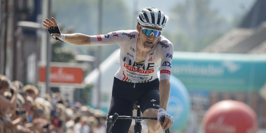 Tim Wellens wint voor de vierde keer Renewi Tour, Arnaud De Lie zegeviert in spectaculaire slotrit