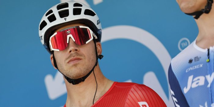 Dylan Groenewegen maakt drie weken na sleutelbeenbreuk zijn rentree