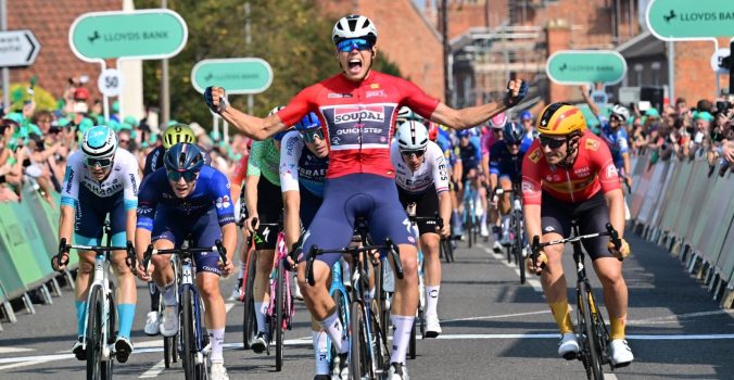 Sprintsensatie Paul Magnier snelt naar tweede zege in Tour of Britain