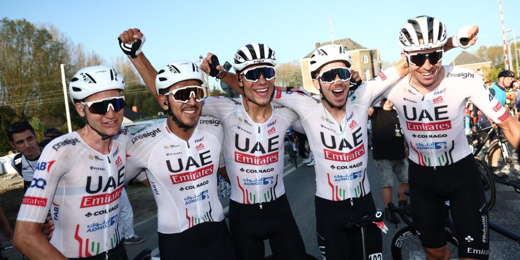 UAE Emirates evenaart record Mapei door met 19 (!) renners te winnen in 2024