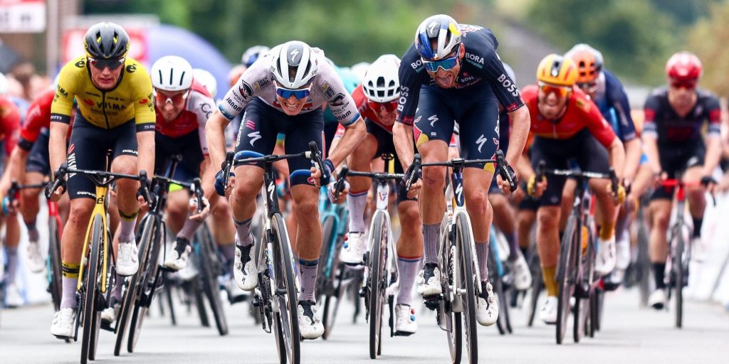 Tim Merlier trekt topvorm door met nipte zege op Jordi Meeus in Gooikse Pijl