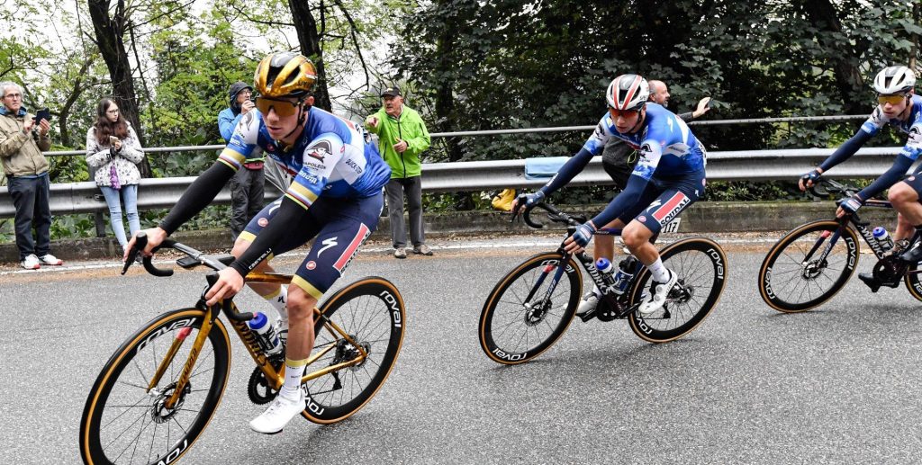 Remco Evenepoel kan opnieuw niet schitteren: “Je merkt duidelijk dat hij tegen de limiet zit”