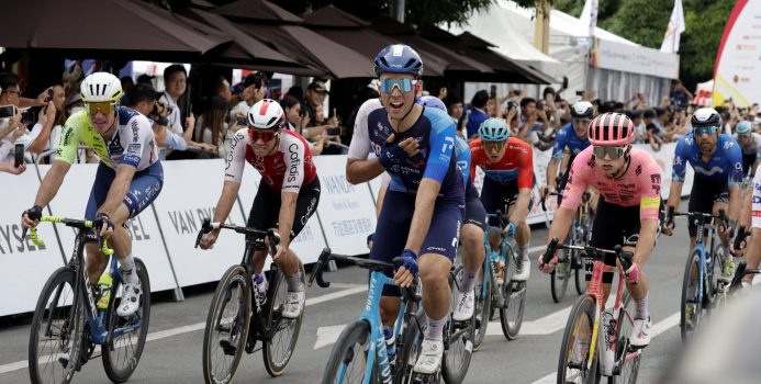 Ethan Vernon sprint naar zege in Tour of Guangxi, titelverdediger Milan Vader geeft op na val