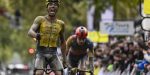 Christophe Laporte wint zware editie Parijs-Tours, Jasper Philipsen derde