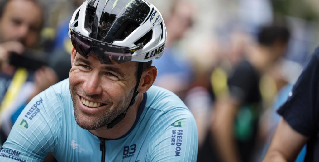 Afscheidnemende Mark Cavendish krijgt eresaluut van collegas