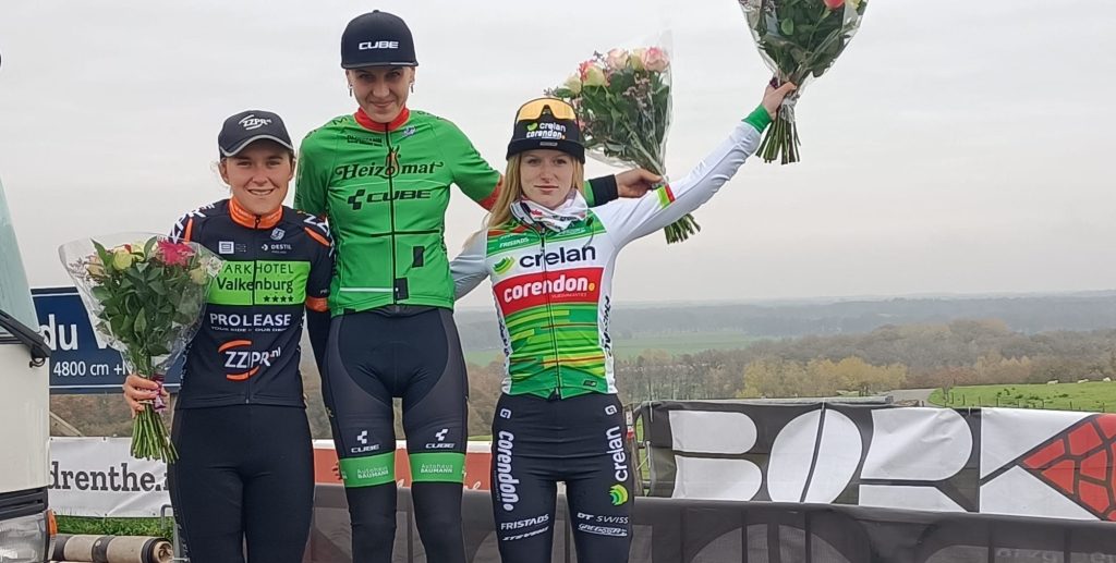 Jamie de Beer bekroont comeback met eerste UCI-zege in VAM-berg Cross