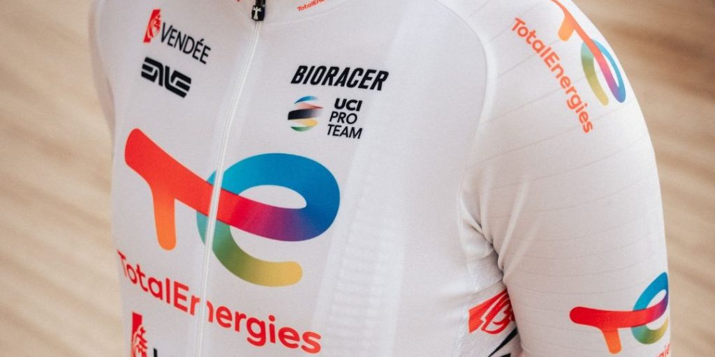 TotalEnergies kondigt Bioracer als nieuwe kledingsponsor aan en onthult tenue voor 2025