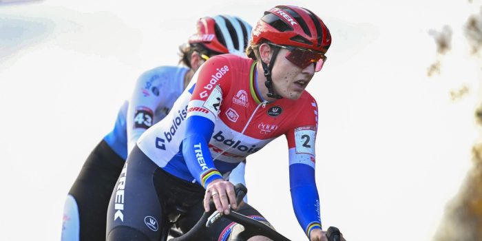 Valpartij in het zand komt Lucinda Brand duur te staan in Superprestige Mol