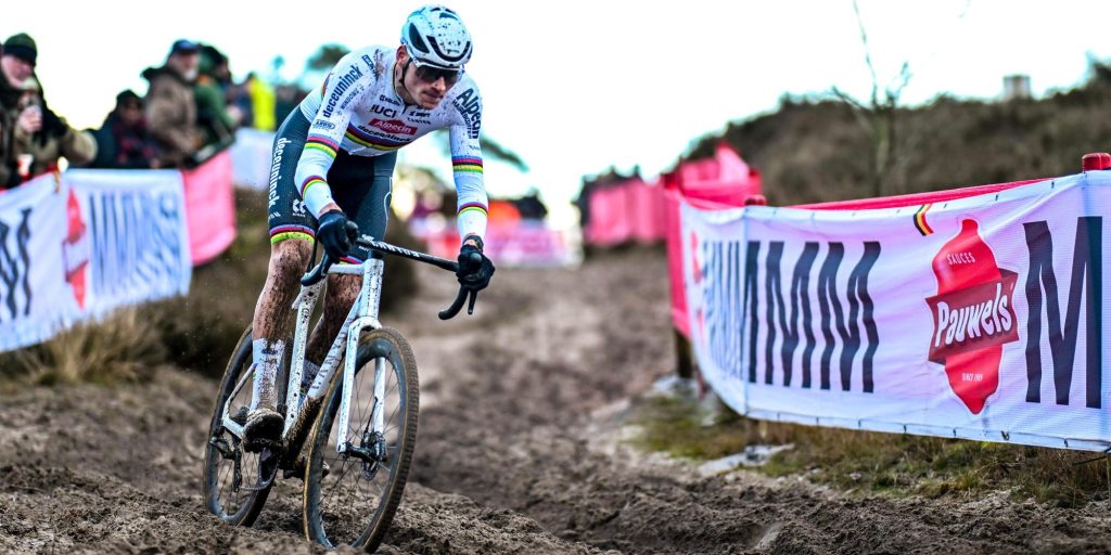 Meesterlijke Mathieu van der Poel geeft crossles bij rentree in Wereldbeker Zonhoven