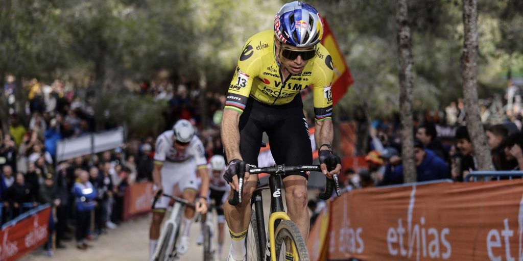 Plaaggeest Mathieu van der Poel zat Wout van Aert vaak dwars in eerste cross van de winter