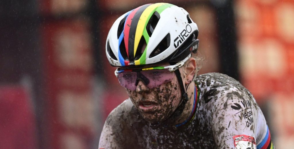 Wereldkampioene Fem van Empel (3e) blikt terug op aparte ploetercross in Dendermonde