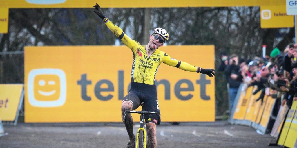 Wout van Aert boekt in Gullegem eerste seizoenszege na geweldig gevecht met Eli Iserbyt