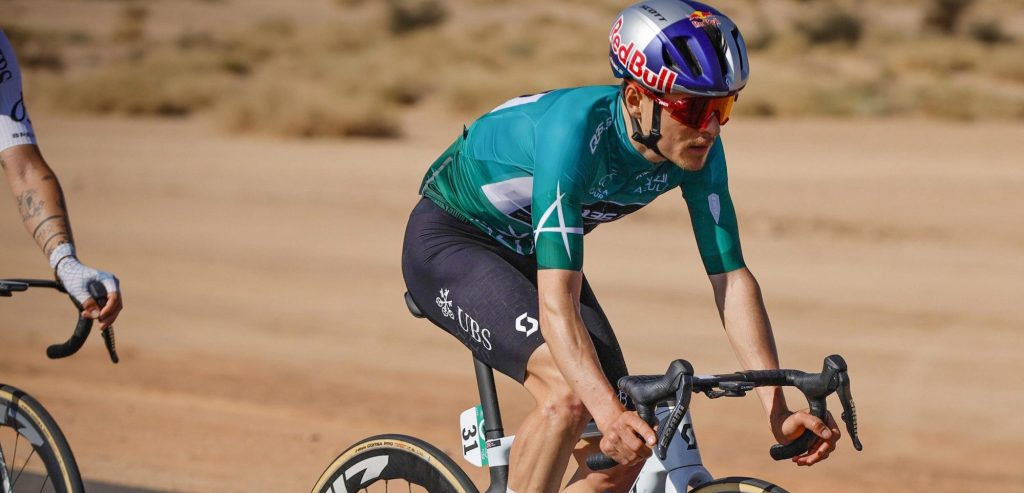 Tom Pidcock vreest ondanks ruime voorsprong in AlUla Tour voor zijn leiderstrui