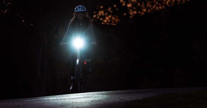 ‘Verblindende fietsverlichting zorgt voor gevaar, e-bikes zijn een probleem’