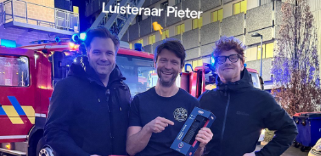 Niels Albert schenkt bestolen brandweerman Pieter nieuwe gravelbike