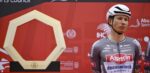 Jury UAE Tour declasseert Jasper Philipsen na zwieper in eindsprint