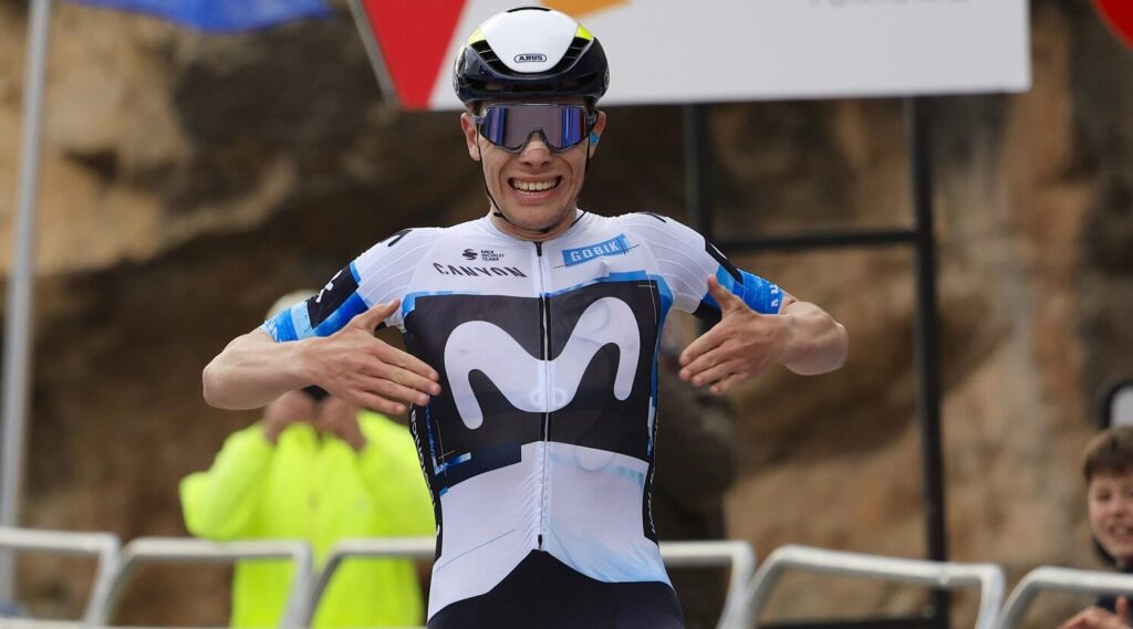 21-jarige Iván Romeo verrast in zware etappe Ronde van Valencia, João Almeida nieuwe leider