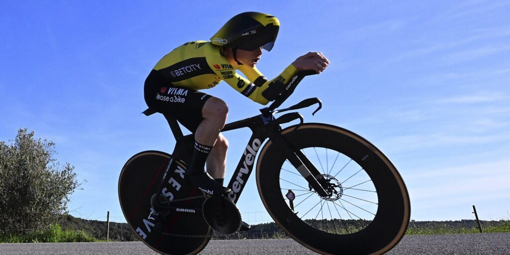 Jonas Vingegaard slaat dubbelslag op slotdag Volta ao Algarve voor Wout van Aert, eindpodium Laurens De Plus