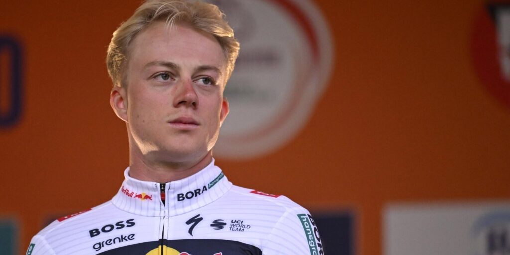 Jury deelt (onterechte?) gele kaart uit aan Maxim Van Gils na overtreding in Milaan-San Remo