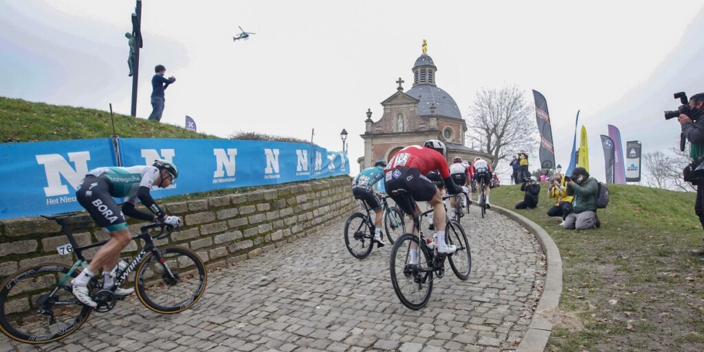 Primeur op tv: segmenttijden Muur van Geraardsbergen live in beeld